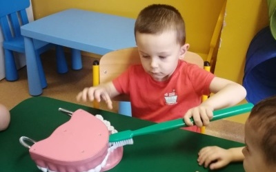 Dzieci na zajęciach (15)