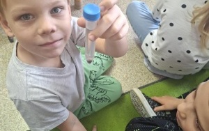 Dzieci na zajęciach (13)