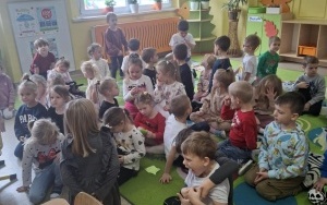 Dzieci na zajęciach (8)