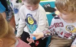 Dzieci na zajęciach (4)