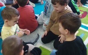 Dzieci na zajęciach (14)