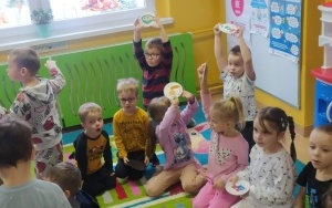 Dzieci na zajęciach (3)