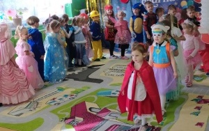 Tańczące przedszkolaki (11)