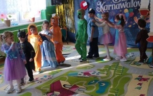 Tańczące przedszkolaki (2)