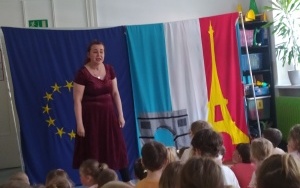 Przedstawienie (12)