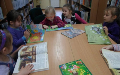 "Jak wygląda Pani Wiosna?" - zajęcia biblioteczne 4 latków