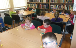 "Jak wygląda Pani Wiosna?" - zajęcia biblioteczne 4 latków