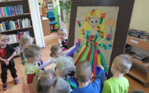 "Jak wygląda Pani Wiosna?" - zajęcia biblioteczne 4 latków