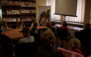 "Dzień Ziemi" - zajęcia biblioteczne 5 latków