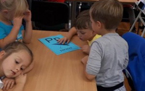 "Dzień alfabetyzacji" - zajęcia biblioteczne grupy 5 latków