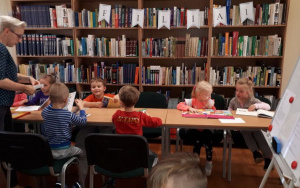 "Dzień alfabetyzacji" - zajęcia biblioteczne grupy 5 latków