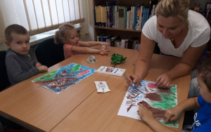 "Trzy świnki" - zajęcia biblioteczne 4 latków