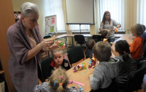 "Karnawał" - zajęcia biblioteczne 6 latków