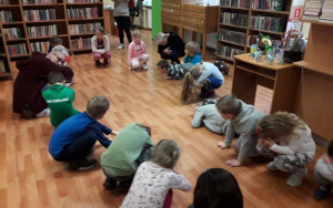 "Światowy Dzień Lasu" - zajęcia biblioteczne  6 latków