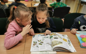 "Światowy Dzień Żaby" - zajęcia biblioteczne 6 latków