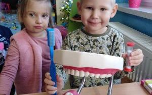 Jak 4 latki dbają o zęby (3)