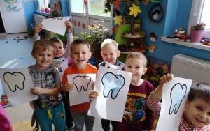 Jak 4 latki dbają o zęby (5)