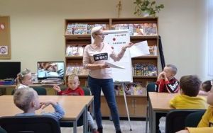 "Światowy Dzień Numbata" - zajęcia biblioteczne w grupie 6 latków (1)