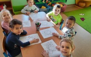 Międzynarodowy Dzień Postaci z Bajek - grupa 3 latki  (2)