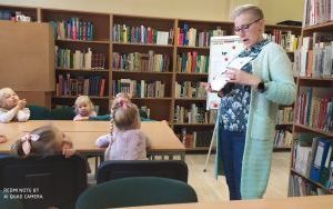"Dzień Postaci z Bajek" - zajęcia biblioteczne w grupie 5 latków (2)