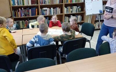 Zajęcia biblioteczne w grupie 6 latków (5)