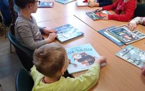 Zajęcia biblioteczne w grupie 6 latków (2)