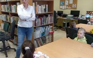Zajęcia biblioteczne w grupie 6 latków (10)
