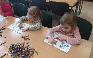 "Dzień Kubusia Puchatka" - zajęcia biblioteczne w grupie 5 latków (2)
