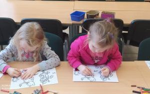 "Dzień Kubusia Puchatka" - zajęcia biblioteczne w grupie 5 latków (4)