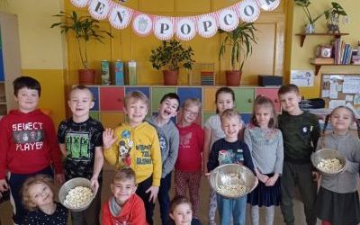 Dzień Popcornu w grupie 6 latków (9)