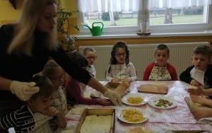 „Międzynarodowy Dzień Pizzy” w grupie 6 latków (2)
