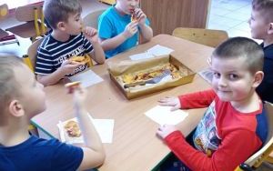 „Międzynarodowy Dzień Pizzy” w grupie 6 latków (4)