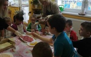 „Międzynarodowy Dzień Pizzy” w grupie 6 latków (9)