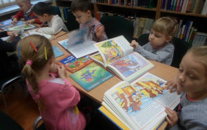 Wioska Świętego Mikołaja - zajęcia biblioteczne 5 - 6 latków