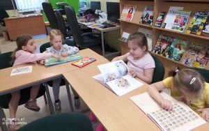 Zajęcia biblioteczne w grupie 5 latków (3)
