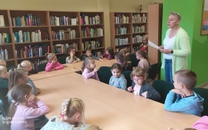"Pani Jesień " - zajęcia biblioteczne w grupie 6 latków (5)