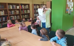 "Pani Jesień " - zajęcia biblioteczne w grupie 6 latków (1)