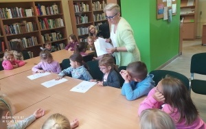 "Pani Jesień " - zajęcia biblioteczne w grupie 6 latków (3)