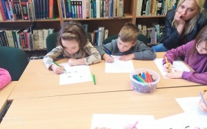"Pani Jesień " - zajęcia biblioteczne w grupie 6 latków (9)