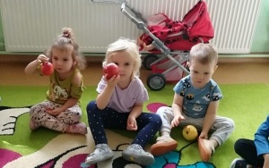 Dzień Jabłka w grupie 3 latków (6)
