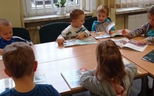 "Światowy Dzień Morza" - zajęcia biblioteczne w grupie 4 latków (4)