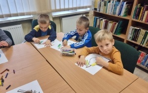 "Warzywa i owoce" - zajęcia biblioteczne w grupie 5 - 6 latków (1)