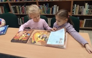  Zajęcia biblioteczne w grupie 6 latków (5)