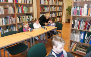 20 stycznia Dniem wiedzy o pingwinach - zajęcia biblioteczne 5 - 6 latków