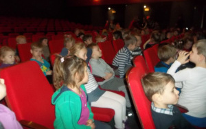 Wycieczka 6 - latków do Teatru Dzieci Zagłębia w Będzinie
