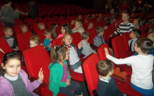 Wycieczka 6 - latków do Teatru Dzieci Zagłębia w Będzinie