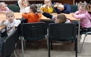 "Dzień Niedźwiedzia" - zajęcia biblioteczne w grupie 4 - 5 latków (4)