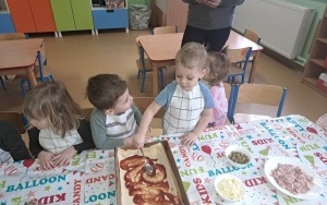 Dzień Pizzy w grupie 3 - 4 latków (11)