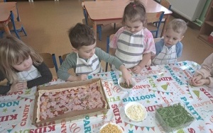 Dzień Pizzy w grupie 3 - 4 latków (5)