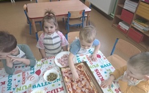 Dzień Pizzy w grupie 3 - 4 latków (11)